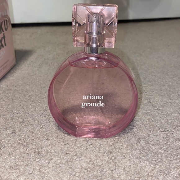 Ariana Grande Thank U Next Perfume 100ml - Picture 6 of 7